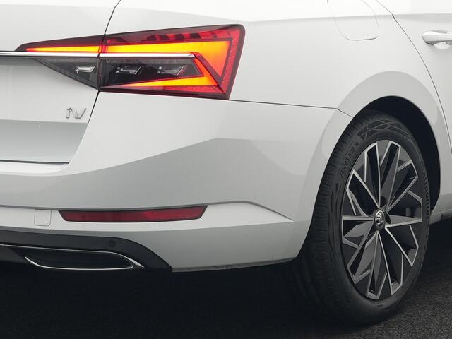 Skoda SUPERB Combi 1.4 TSI iV Laurin & Klement Plug In Hybrid 218pk Dealer O.H PHEV | Trekhaak Af Fabriek | Panodak | Adaptive Cruise | Lederen Sportstoelen Memory & Massage | Canton Audio | Apple Carplay | Keyless | Blis | Navigatie | Stoelen & Stuur Verwarmd | Virtu