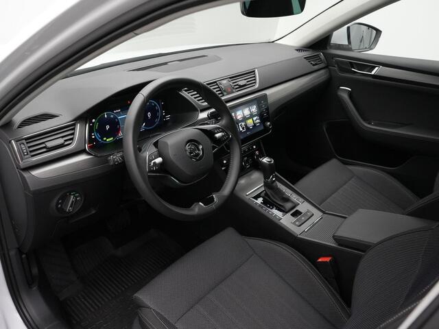 Skoda SUPERB Combi 1.4 TSI 218 pk DSG iV Style | Geheugenstoel | Matrix LED | Stoel-/achterbankverwarming | Achteruitrijcamera | Navigatie