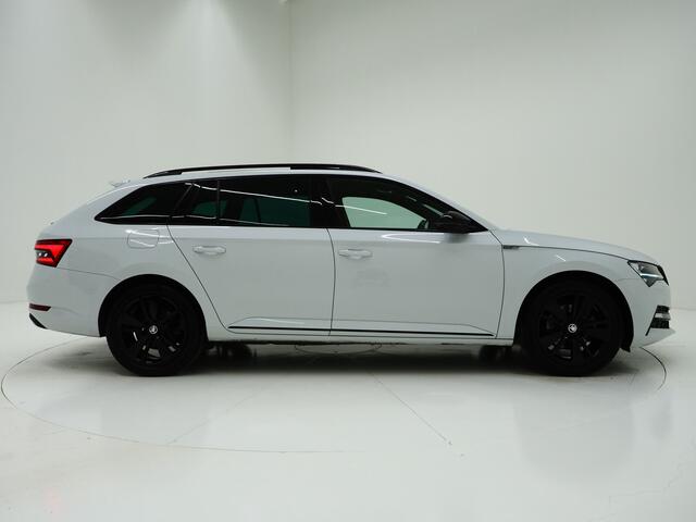 Skoda SUPERB Combi 1.4 TSI iV Sportline 218PK | Panoramadak | Trekhaak | Sportstoelen | Camera | Keyless | Carplay