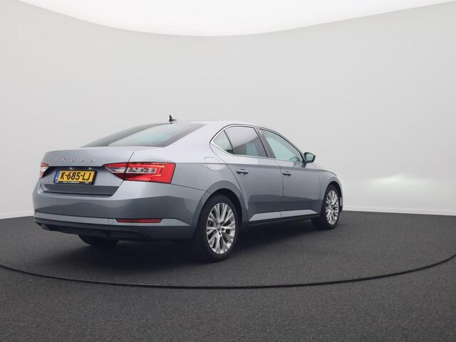 Skoda SUPERB 1.5 TSi 150 Pk Automaat Business Edition | Canton Audio | Adaptive Cruise | Carplay | Camera | Parkeersensoren | Navigatiesysteem | LED | 18 Inch