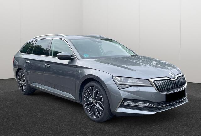 Skoda SUPERB Combi 1.4 TSI iV Laurin Klement ACC Leder Memory LED Stuurverwarming Stoelverwarming Keyless-Go