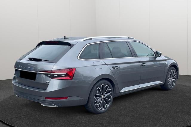 Skoda SUPERB Combi 1.4 TSI iV Laurin Klement ACC Leder Memory LED Stuurverwarming Stoelverwarming Keyless-Go