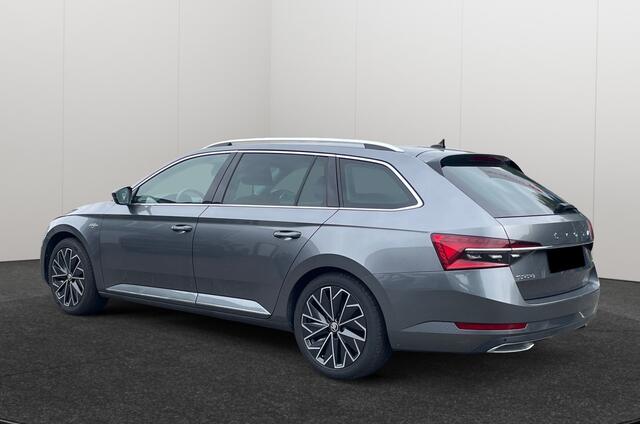 Skoda SUPERB Combi 1.4 TSI iV Laurin Klement ACC Leder Memory LED Stuurverwarming Stoelverwarming Keyless-Go