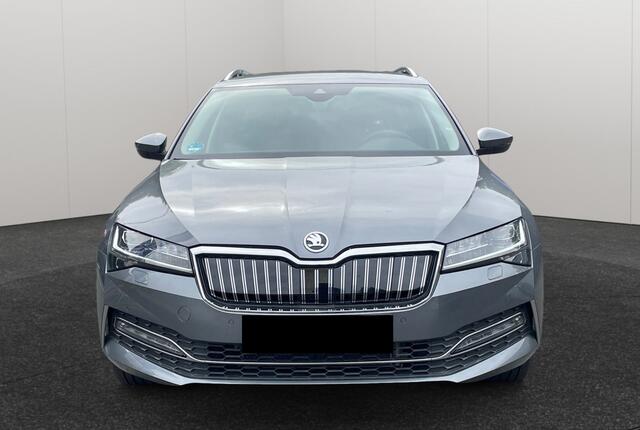 Skoda SUPERB Combi 1.4 TSI iV Laurin Klement ACC Leder Memory LED Stuurverwarming Stoelverwarming Keyless-Go