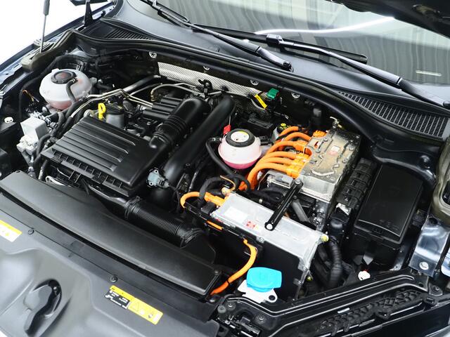 Skoda SUPERB Combi 1.4 TSI iV 218PK Style | Leder | Trekhaak | Adaptive Cruise | Virtual | Keyless | Memory | Carplay