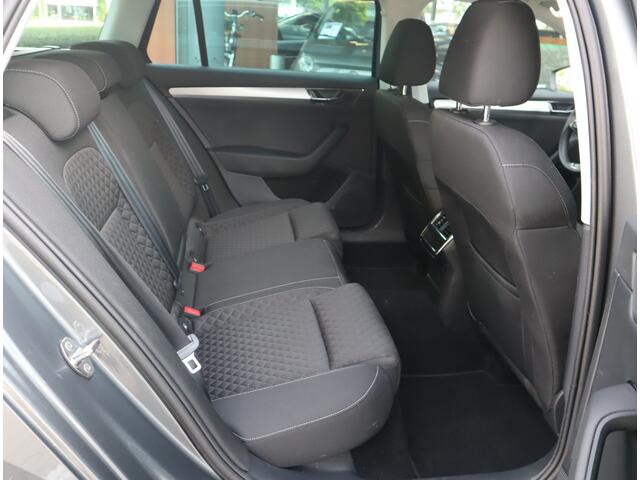 Skoda SUPERB Combi 1.4 TSI iV Business Edition Plus Adaptive Cruise