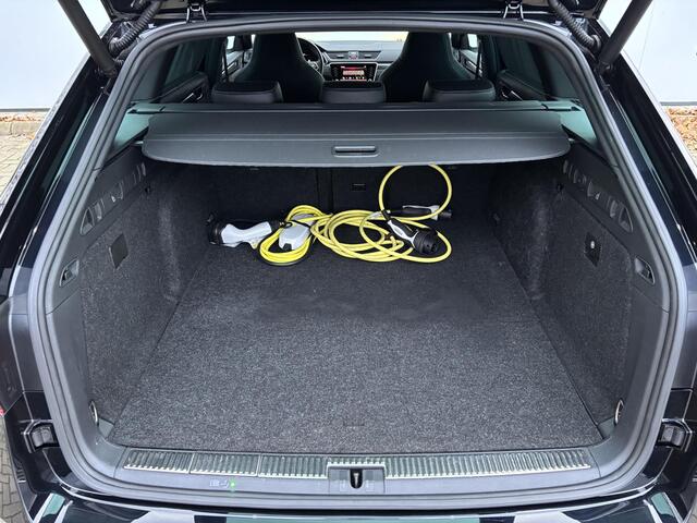 Skoda SUPERB Combi 1.4 TSI iV Sportline Business | Elektrisch glazen panorama-dak | Aanhangwagen geremd 1600kg |