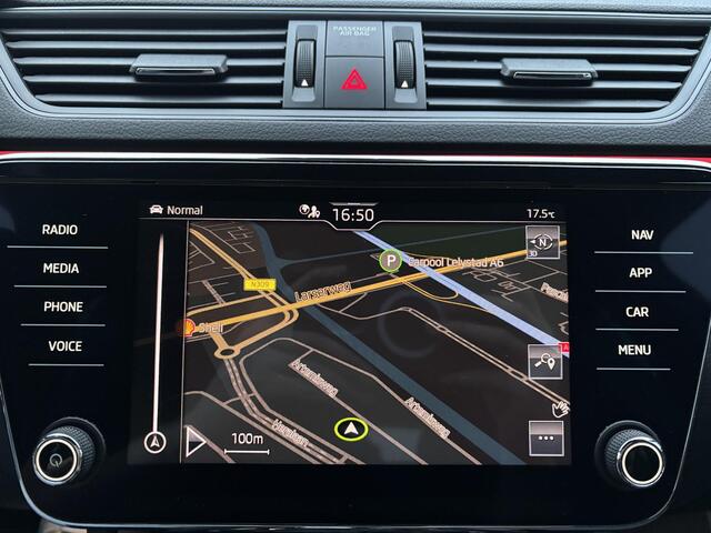 Skoda SUPERB Combi 1.4 TSI iV Sportline Business | Elektrisch glazen panorama-dak | Aanhangwagen geremd 1600kg |