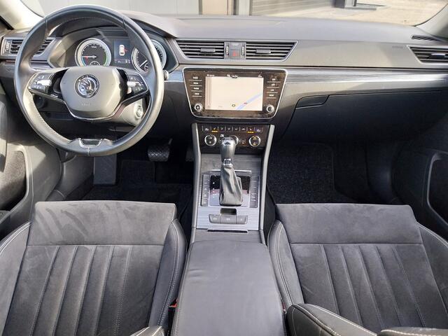 Skoda SUPERB Combi 1.4 TSI iV PHEV 1e EIGENAAR CAMERA ALCANTARA MEMORY STOEL LED NAVI CRUISE ECC TREKHAAK