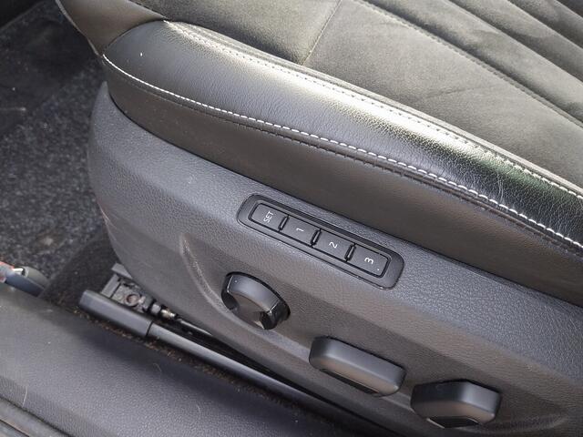 Skoda SUPERB Combi 1.4 TSI iV PHEV 1e EIGENAAR CAMERA ALCANTARA MEMORY STOEL LED NAVI CRUISE ECC TREKHAAK