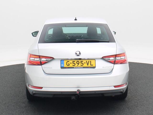 Skoda SUPERB 1.5 TSi 150 Pk Automaat Business Edition | Cruise Control | Navigatie | Bluetooth | CarPlay | Achteruitrijcamera | Trekhaak