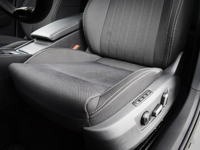 Skoda SUPERB Combi 1.5 TSI 150pk DSG ACT Business Edition Plus · Camera · Keyless · Apple/Android Car Play · Navigatie · Cruise Control · Elek. bestuurdersstoel · 17'' Inch · Garantie t/m 10-07-2027 of 100.000km