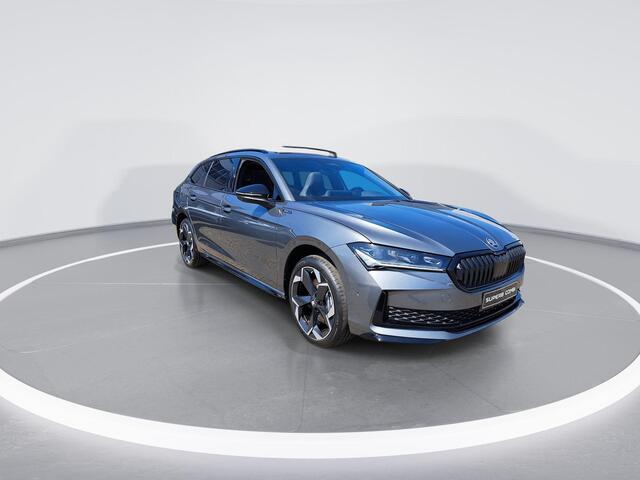 Skoda SUPERB combi Sportline Business 1.5 TSI PHEV 150 kW / 204 PK Combi | Metallic Lak | 19'' Velgen | Travel assist Plus | 2000,- inruilvoordeel
