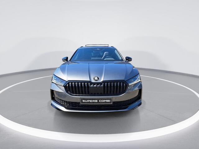 Skoda SUPERB combi Sportline Business 1.5 TSI PHEV 150 kW / 204 PK Combi | Metallic Lak | 19'' Velgen | Travel assist Plus | 2000,- inruilvoordeel