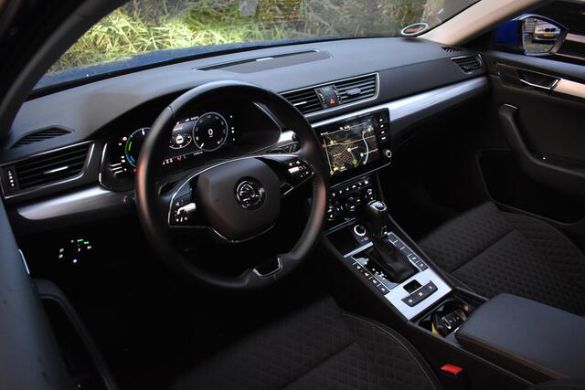 Skoda SUPERB Combi iV 218PK DSG HYBRID BUSINESS VIRTUAL/NAVI/TREKHAAK