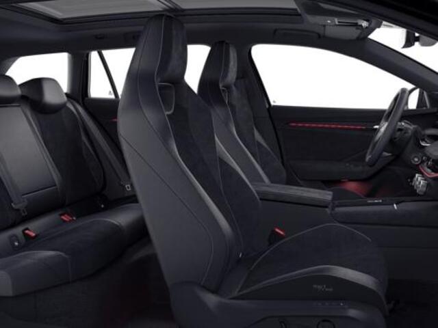 Skoda SUPERB combi Sportline Business 1.5 TSI PHEV 150 kW / 204 PK Co | Panoramadak, elektrisch bedienbaar | Trekhaak, wegklapbaar | Travel Assist Plus Sportline | Dynamic Chassis Control Pakket | CANTON Soundsystem | Lichtmetalen velgen 19 inch Aniara Aero zilver