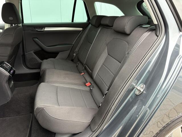 Skoda SUPERB Combi 1.5 TSI ACT Style Business / Automaat / Trekhaak afneembare kogel (1600 kg) / All-season banden / Stoelverwarming / Cruise Controle /