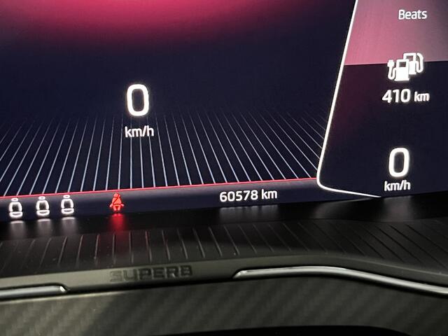 Skoda SUPERB Combi 1.4 TSI iV Sportline Business AUTOMAAT/ TREKHAAK/ PANO/ CANTON AUDIO/ CAMERA/ PARK. SENSOREN/ MEMORY SEATS/ DODE HOEK/ CRYSTAL LIGHTING/ STOEL+STUUR VERWARM./ NAVI/ SMARTLINK/ CLIMA/ 19'' LMV