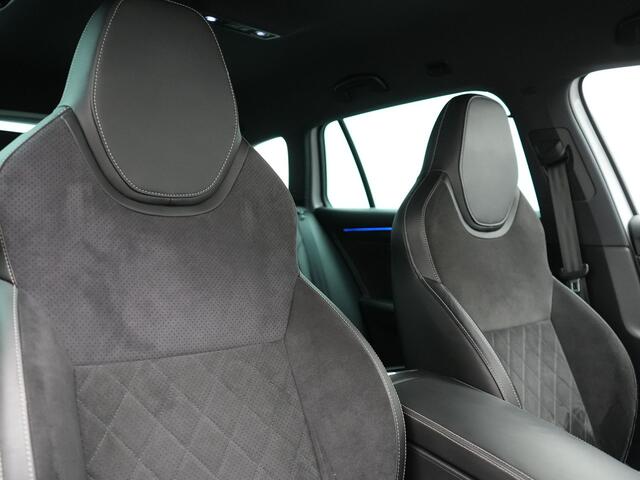 Skoda SUPERB Combi 1.4 TSI iV Sportline Dealer O.H PHEV | Adaptive Cruise | Alcantara Sportstoelen Memory & Verwarmd | Apple Carplay | Sfeerverlichting | Keyless | Blis | Camera | Virtual | Navigatie | DAB |