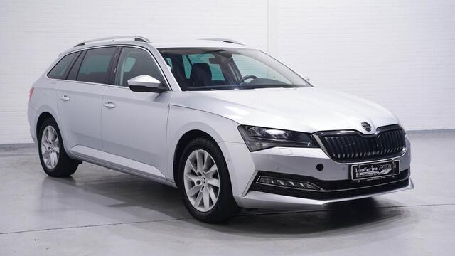 Skoda SUPERB Combi 1.4 TSI iV Style Navi Leder/alcantara Camera Stoel- en voorruitverwarming Apple Carplay Clima