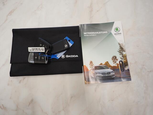 Skoda SUPERB Combi 1.4 TSI iV Style | Panoramadak | Canton | Trekhaak | 360 | Keyless | Adaptive Cruise | Carplay