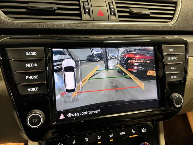 Skoda SUPERB Combi 1.4 TSI ACT Style Business *Leder/Alcantara* CANTON Audio / Xenon / Memory / Camera / Stoelverwarming V+A / CarPlay / Keyless