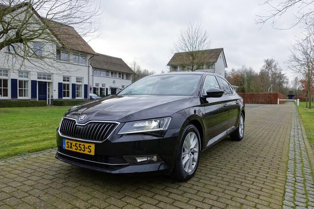 Skoda SUPERB 1.4 TSI ACT Ambition Business | Trekhaak | DAB | Pano | Stoelverw | Elekt klep | CarPlay | Front Assist |