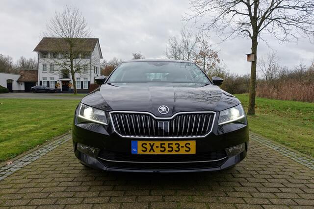 Skoda SUPERB 1.4 TSI ACT Ambition Business | Trekhaak | DAB | Pano | Stoelverw | Elekt klep | CarPlay | Front Assist |