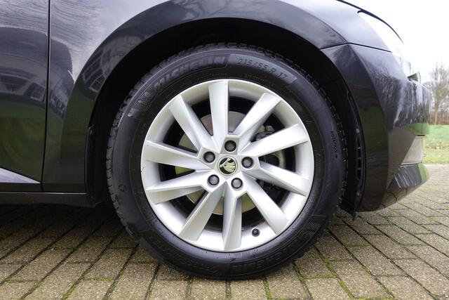 Skoda SUPERB 1.4 TSI ACT Ambition Business | Trekhaak | DAB | Pano | Stoelverw | Elekt klep | CarPlay | Front Assist |