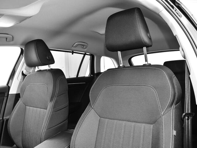 Skoda SUPERB Combi 1.5 Tsi 150pk DSG ACT Business Edition Plus · Apple/Android Car Play · Camera · Keyless · Elek. Achterklep · Cruise Control · Stoelverwarming · 18'' Inch · Garantie t/m 23-03-2027 of 100.000km