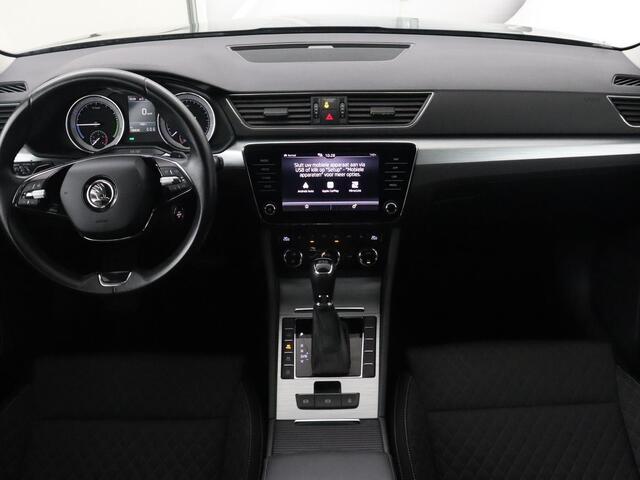 Skoda SUPERB 1.4 TSI iV Business Edition | Trekhaak | Stoel & stuurverwarming | Camera | Carplay | Memory | Navigatie | Full LED | Climate control | Parkeerhulp