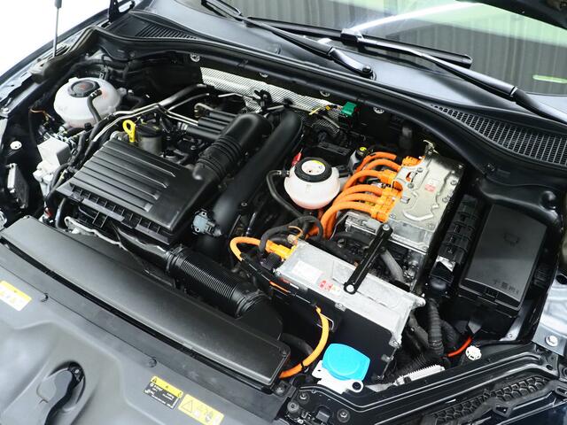 Skoda SUPERB Combi 1.4 TSI iV Sportline | Panoramadak | Canton | Trekhaak | 360 | Keyless | Adaptive Cruise | Carplay