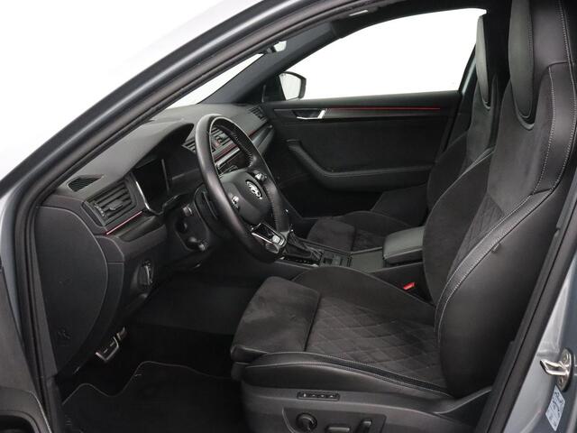 Skoda SUPERB 1.4 TSI iV Sportline | Trekhaak | 360 Camera | Achterbankverwarming | Adaptive cruise | Alcantara | Matrix LED | Carplay | Keyless | Sportstoelen | Memory | Navigatie | Stuurverwarming | PHEV | Plug In