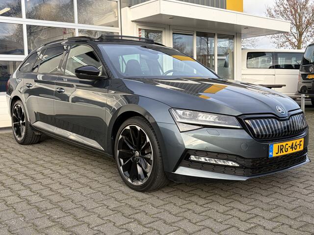 Skoda SUPERB Combi 1.4 TSI iV Sportline Business Panoramadak ACC Trekhaak wegklapbaar Camera