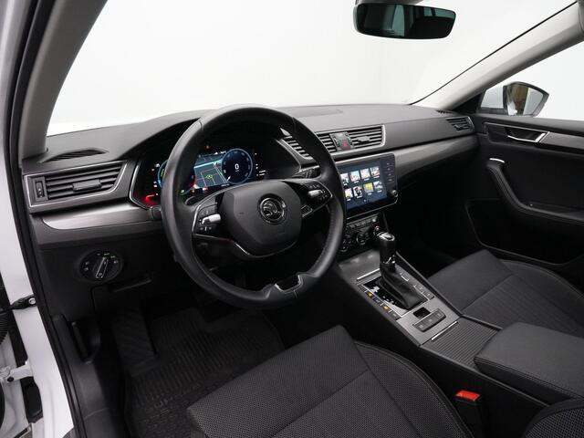 Skoda SUPERB Combi 1.4 TSI iV 218 pk DSG Business Edition | Trekhaak | Geheugenstoel | Matrix LED | Stoel-/achterbankverwarming | Achteruitrijcamera