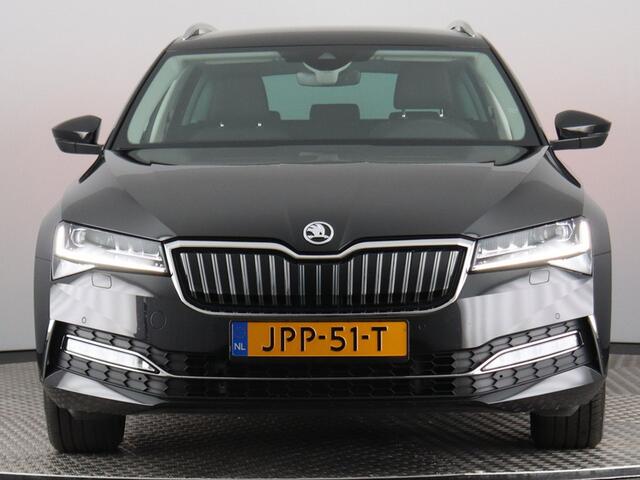 Skoda SUPERB Combi 1.4 TSI iV Business Edition Plus (Camera / Elek. Trekhaak / ACC / Stoelverw. V+A)