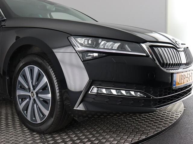 Skoda SUPERB Combi 1.4 TSI iV Business Edition Plus (Camera / Elek. Trekhaak / ACC / Stoelverw. V+A)
