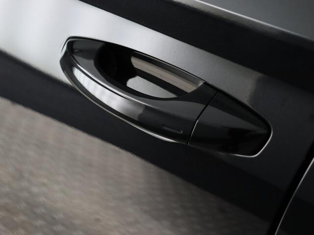 Skoda SUPERB Combi 1.4 TSI iV Business Edition Plus (Camera / Elek. Trekhaak / ACC / Stoelverw. V+A)
