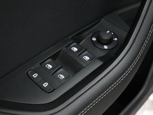 Skoda SUPERB Combi 1.4 TSI iV Business Edition Plus (Camera / Elek. Trekhaak / ACC / Stoelverw. V+A)