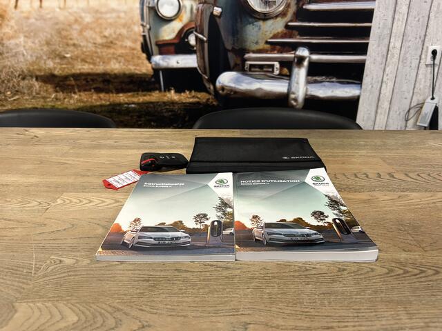 Skoda SUPERB Combi 1.4 TSI iV PHEV 1e EIGENAAR CAMERA ALCANTARA MEMORY STOEL LED NAVI CRUISE ECC