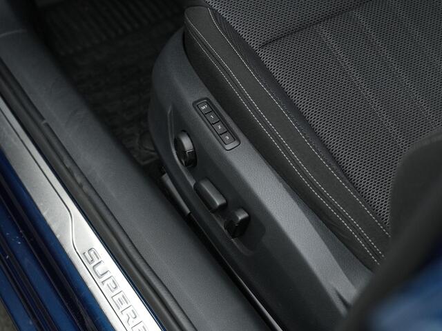 Skoda SUPERB Combi 1.4 TSI iV 218 pk DSG Business Edition | Geheugenstoel | Matrix LED | Stuur-/achterbankverwarming | Achteruitrijcamera