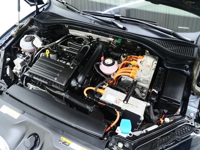 Skoda SUPERB Combi 1.4 TSI iV Laurin & Klement | Canton | Leder | Trekhaak | Memory | Virtual | Adaptive Cruise | Keyless | Carplay