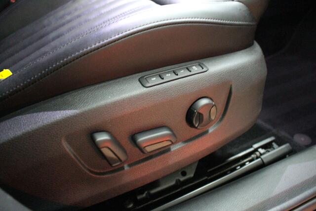 Skoda SUPERB Combi 1.5 TSI ACT Style Business Leder | Panoramadak | El. stoelverstelling |