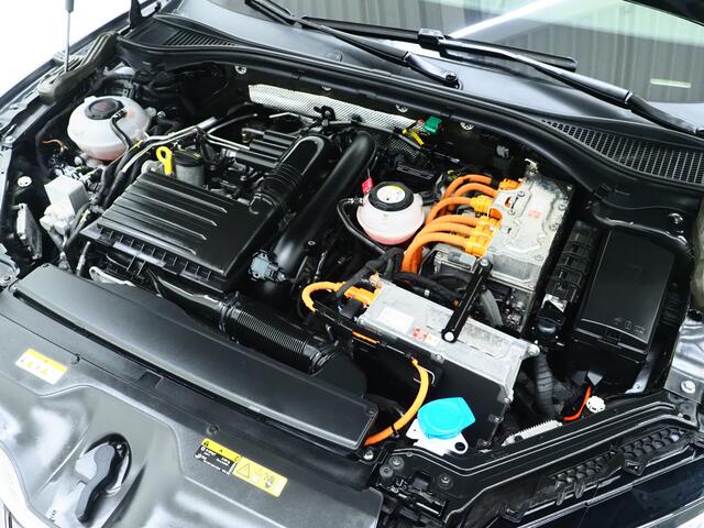 Skoda SUPERB Combi 1.4 TSI iV 218PK Style | Camera | Trekhaak | Keyless | Adaptive Cruise | Memory | Virtual | Carplay