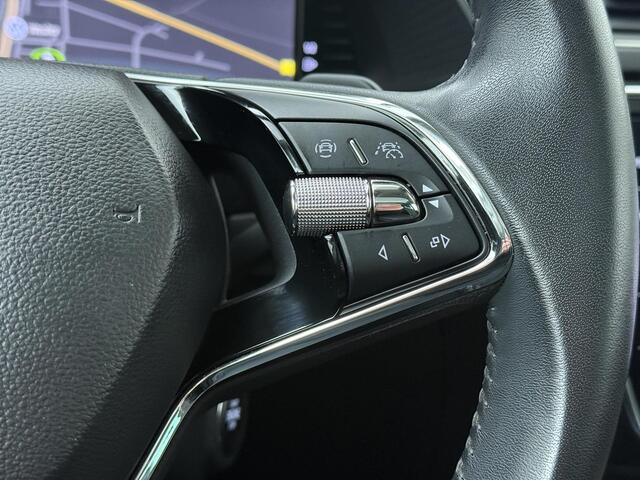 Skoda SUPERB Combi 1.4 TSI iV Laurin & Klement Edition | 218 PK | SoH 97% | Trekhaak | Panoramadak | 360 graden camera | Canton Audio | Lederen bekleding | Matrix LED koplampen |