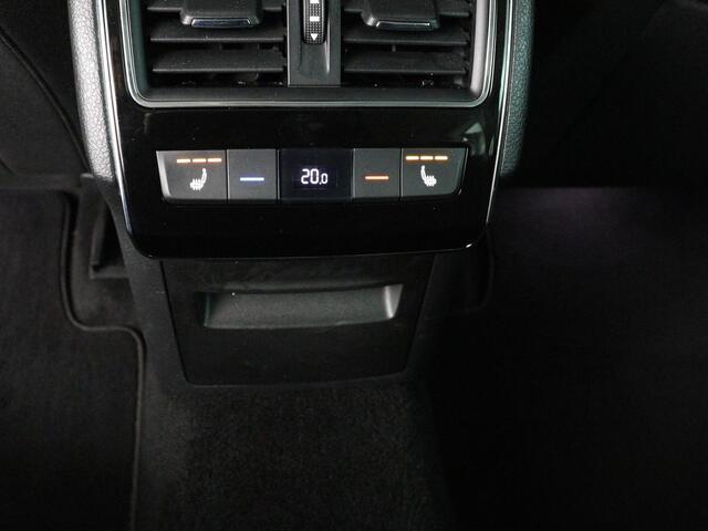 Skoda SUPERB 1.5 TSI Business Edition | Trekhaak | Stoelverwarming | Adaptive cruise | Camera | Memory | Carplay | Sfeerverlichting | Side Assist | Achterbankverwarming | Navigatie | Full LED