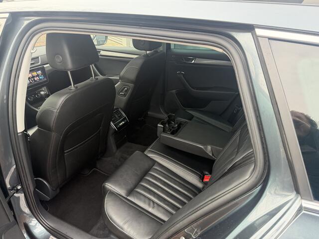 Skoda SUPERB Combi 1.4 TSI iV Business Edition Plus 245pk Hybride 2020 Navi,19inch,Leer,Panodak,Camera Vol optie !!