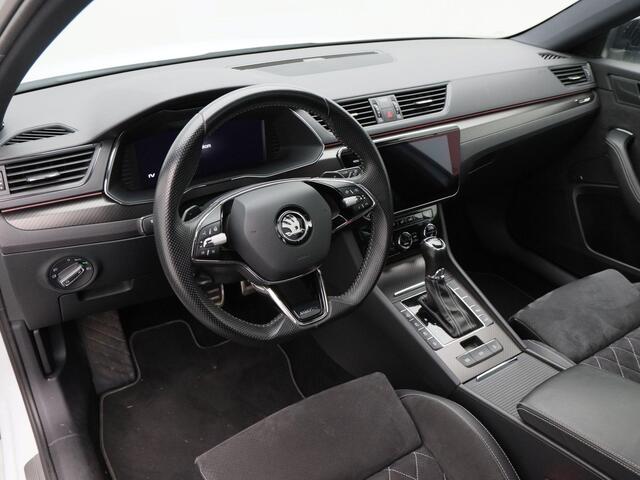 Skoda SUPERB Combi 1.4 TSi 218 Pk Automaat iV Sportline Business | Panoramadak | Adaptive Cruise | CarPlay | Navigatie | Stoelverwarming | Camera | Trekhaak | 76.398 Km!!