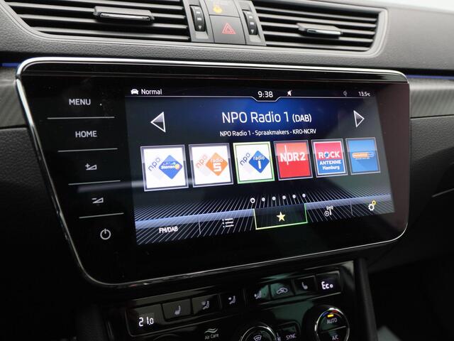 Skoda SUPERB Combi 1.4 TSi iV 218 Pk Automaat Sportline Business | Trekhaak | Panoramadak | Adaptive Cruise | Full LED | Canton Sound | Stoelverwarming | 18 Inch | 92.858 Km!!