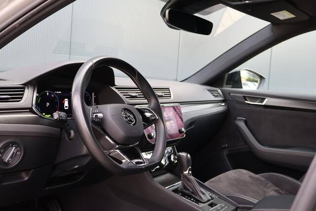 Skoda SUPERB Combi 1.4 TSI iV Sportline Business | Trekhaak elektrisch | Virtual Cockpit | Camera | Canton | Stoelverwarming